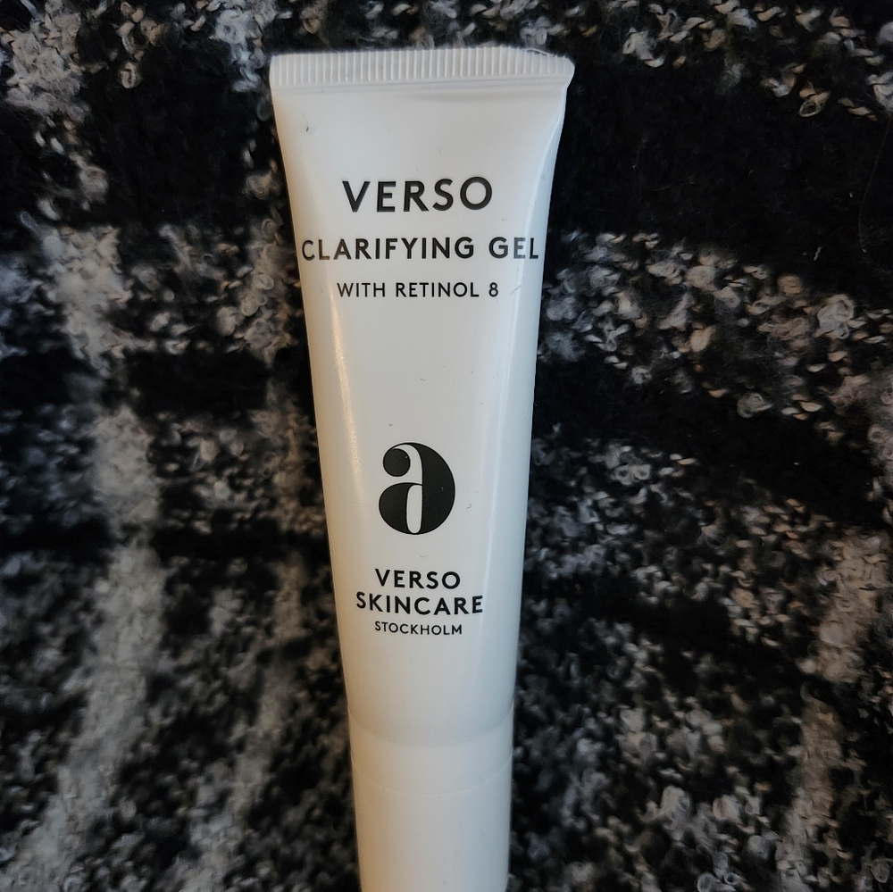 Verso Clarifying Gel with Retinol 8 - White